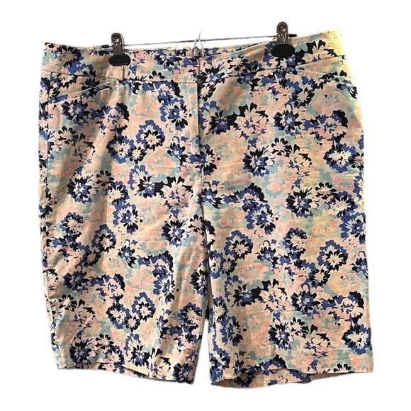 Talbots Perfect Floral Bermuda Shorts - Picture 1 of 7